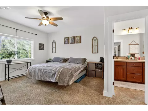 Bedroom - 850 SE Pineview Ct, Estacada, OR 97023 photo 1 of 9