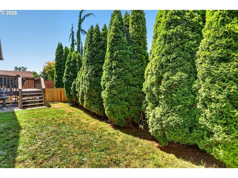 Exterior - 850 SE Pineview Ct, Estacada, OR 97023 photo 5 of 13
