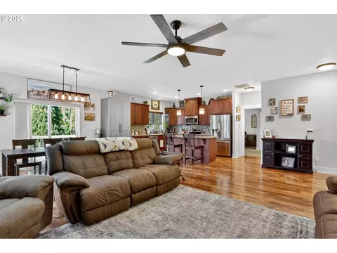 Living - 850 SE Pineview Ct, Estacada, OR 97023 photo 1 of 2
