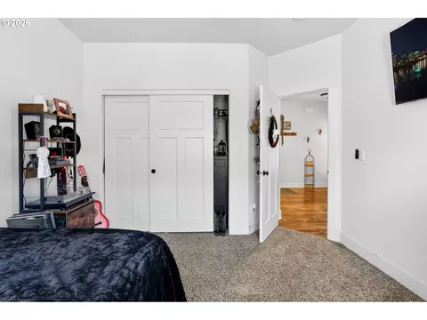 Bedroom - 850 SE Pineview Ct, Estacada, OR 97023 photo 8 of 9