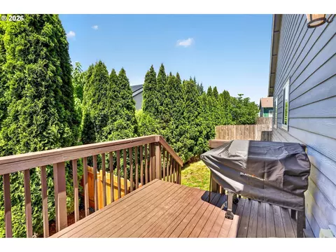 Exterior - 850 SE Pineview Ct, Estacada, OR 97023 photo 8 of 13