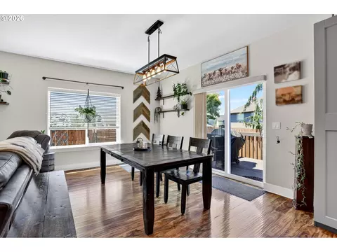Dining - 850 SE Pineview Ct, Estacada, OR 97023 photo 1 of 2