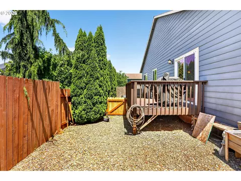 Exterior - 850 SE Pineview Ct, Estacada, OR 97023 photo 12 of 13