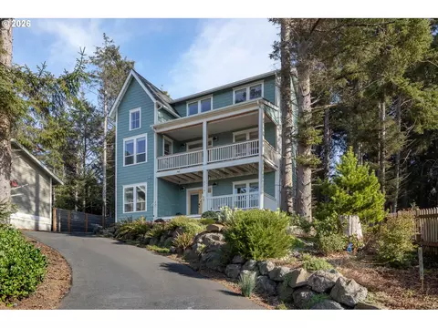 2160 SW Coast Ave, Lincoln City, OR 97367