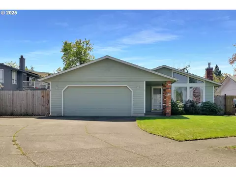 5781 E St, Springfield, OR 97478