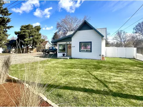 237 Bridge St, Baker City, OR 97814
