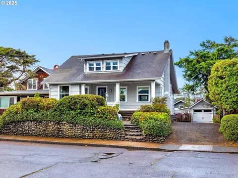 780 S Columbia St, Seaside, OR 97138