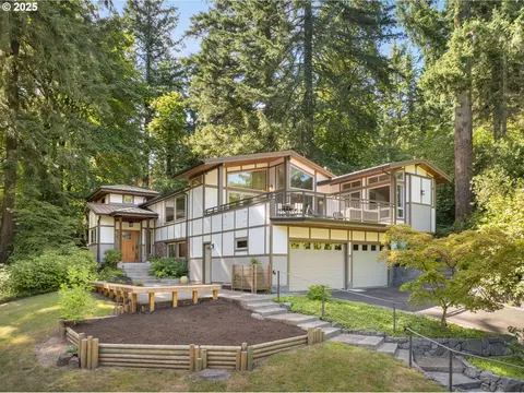 1325 SW Upland Dr, Portland, OR 97221