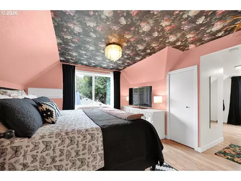 Bedroom - 2210 Roosevelt Blvd, Eugene, OR 97402 photo 1 of 4