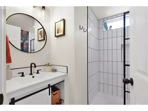 Bath - 2210 Roosevelt Blvd, Eugene, OR 97402 photo 1 of 2
