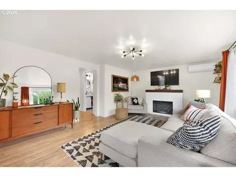 Living - 2210 Roosevelt Blvd, Eugene, OR 97402 photo 2 of 3