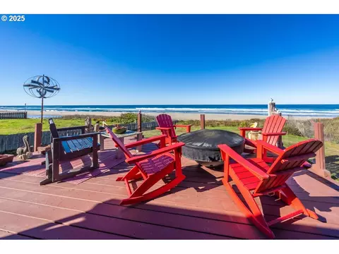 6225 NW Logan Rd, Lincoln City, OR 97367