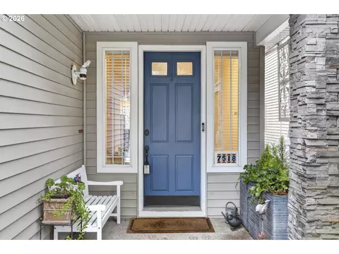 7518 SW Roanoke Dr, Wilsonville, OR 97070