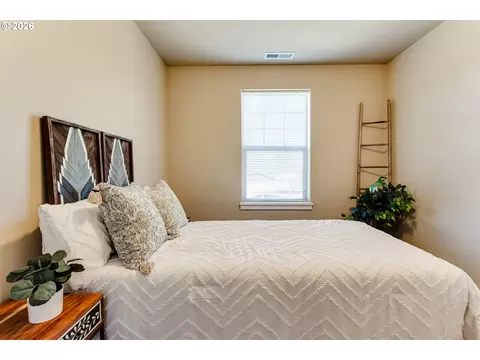 Bedroom - 3224 Sorrel Way, Eugene, OR 97401 photo 6 of 8