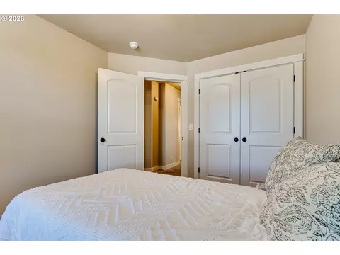 Bedroom - 3224 Sorrel Way, Eugene, OR 97401 photo 8 of 8