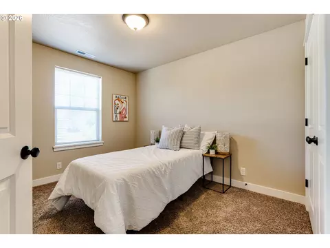 Bedroom - 3224 Sorrel Way, Eugene, OR 97401 photo 3 of 8