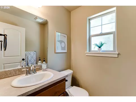 Bath - 3224 Sorrel Way, Eugene, OR 97401 photo 1 of 5