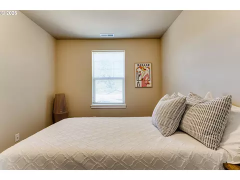 Bedroom - 3224 Sorrel Way, Eugene, OR 97401 photo 4 of 8