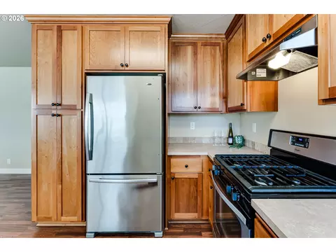Kitchen - 3224 Sorrel Way, Eugene, OR 97401 photo 4 of 4