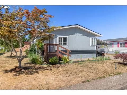 310 Pitney Ln #40, Junction City, OR 97448