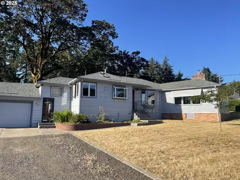 935 SW Hill Dr, Willamina, OR 97396