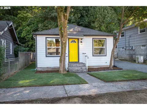 806 N 4th Ave, Kelso, WA 98626