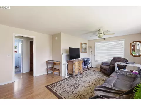 Living - 34161 El Manor Ave, Eugene, OR 97405 photo 3 of 3