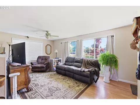 Living - 34161 El Manor Ave, Eugene, OR 97405 photo 2 of 3