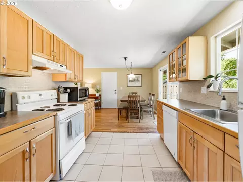 Kitchen - 13467 SW Devonshire Dr, Beaverton, OR 97005 photo 3 of 3