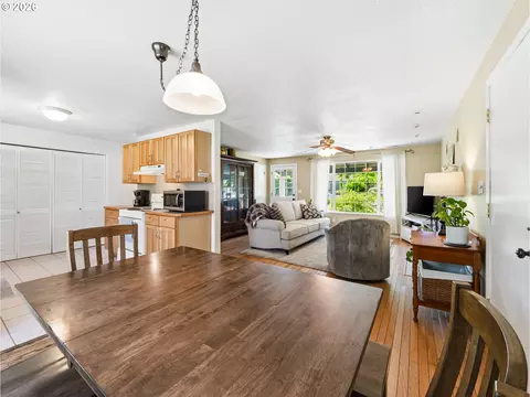 Dining - 13467 SW Devonshire Dr, Beaverton, OR 97005 photo 2 of 3