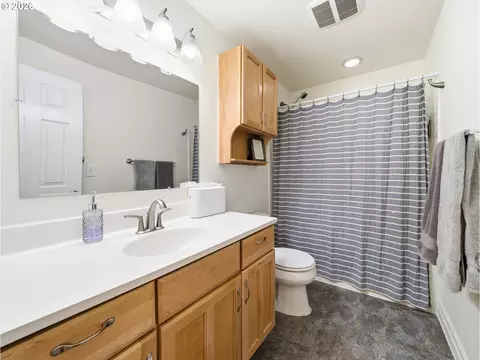 Bath - 13467 SW Devonshire Dr, Beaverton, OR 97005 photo 1 of 1