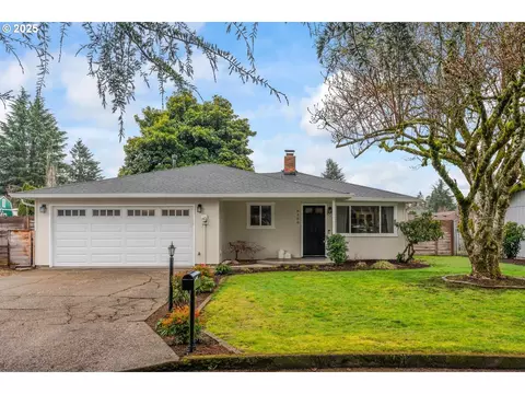 8180 SE Hartcliffe Ct, Milwaukie, OR 97267