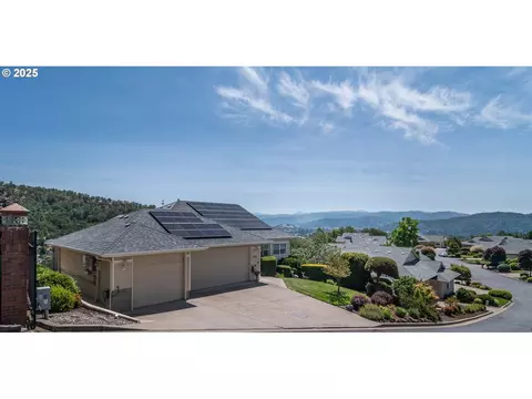 551 NW Rachel Lynn Way, Roseburg, OR 97471