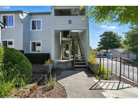 159 SW Florence Ave #B11, Gresham, OR 97080