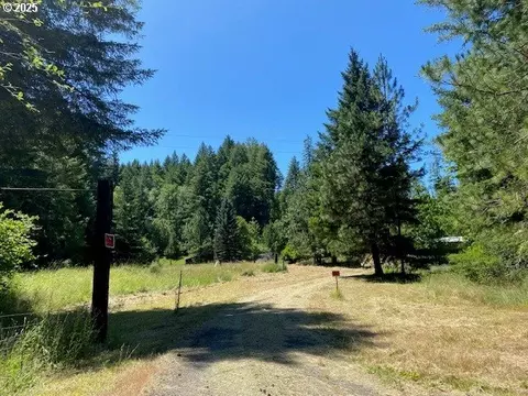 15996 Nonpareil Rd, Sutherlin, OR 97479