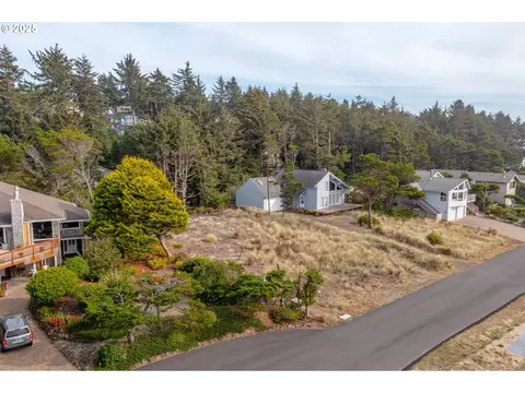 3801 NW Hidden Lake Dr, Waldport, OR 97394