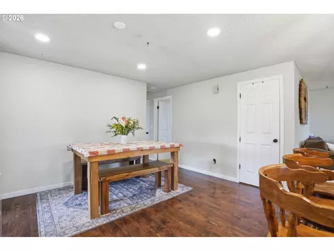 Dining - 832 E 7th St, Molalla, OR 97038 photo 2 of 3
