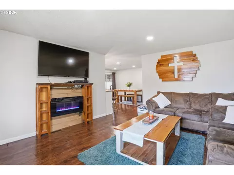 Living - 832 E 7th St, Molalla, OR 97038 photo 3 of 3