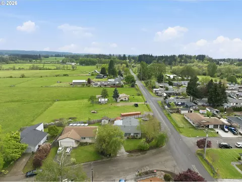 View/Area - 832 E 7th St, Molalla, OR 97038 photo 1 of 4