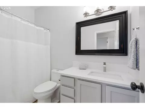 Bath - 19610 SE 9th Cir, Camas, WA 98607 photo 1 of 3