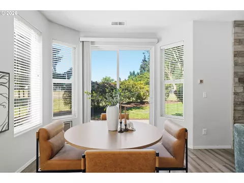 Dining - 19610 SE 9th Cir, Camas, WA 98607 photo 3 of 3
