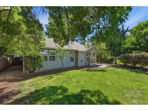 Exterior - 19610 SE 9th Cir, Camas, WA 98607 photo 8 of 9