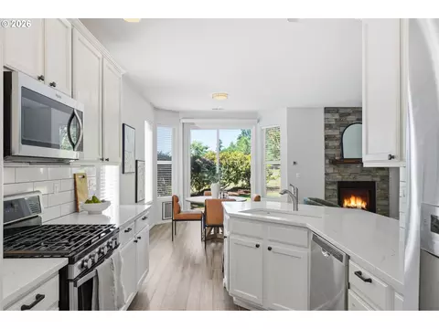 Kitchen - 19610 SE 9th Cir, Camas, WA 98607 photo 1 of 4