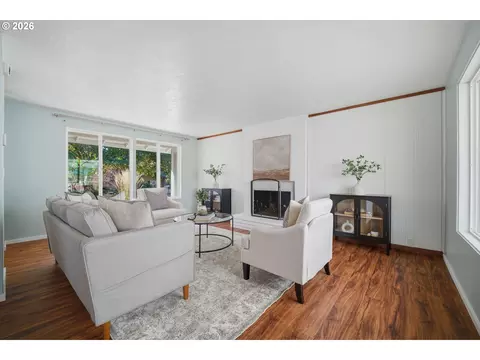 Living - 3465 Strathmore Pl, Eugene, OR 97405 photo 2 of 4