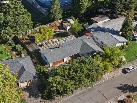 View/Area - 3465 Strathmore Pl, Eugene, OR 97405 photo 3 of 3