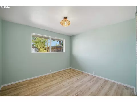 Bedroom - 3465 Strathmore Pl, Eugene, OR 97405 photo 1 of 3