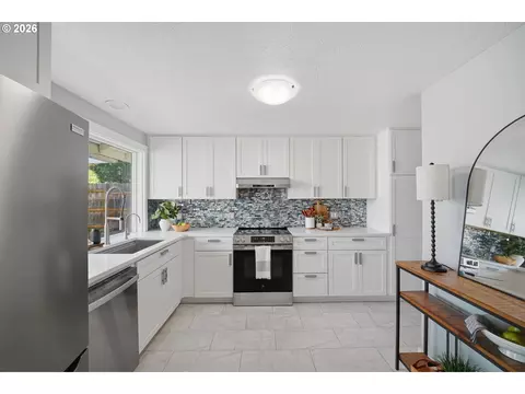 Kitchen - 3465 Strathmore Pl, Eugene, OR 97405 photo 1 of 3