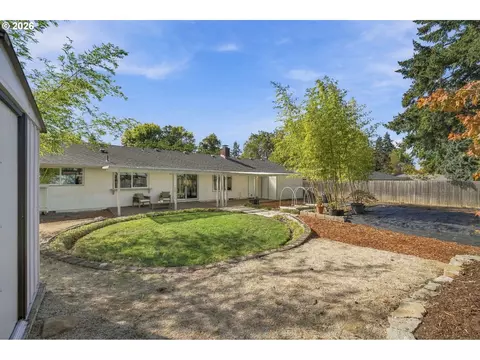 Exterior - 3465 Strathmore Pl, Eugene, OR 97405 photo 4 of 5