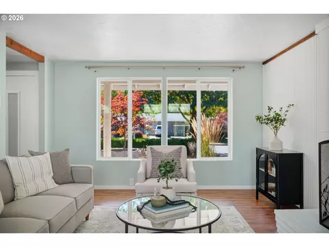 Living - 3465 Strathmore Pl, Eugene, OR 97405 photo 4 of 4