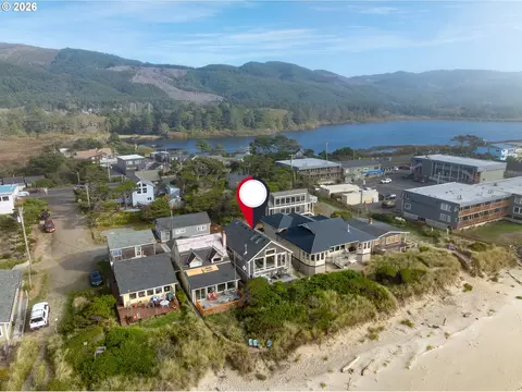 1227 N Pacific Ln, Rockaway Beach, OR 97136
